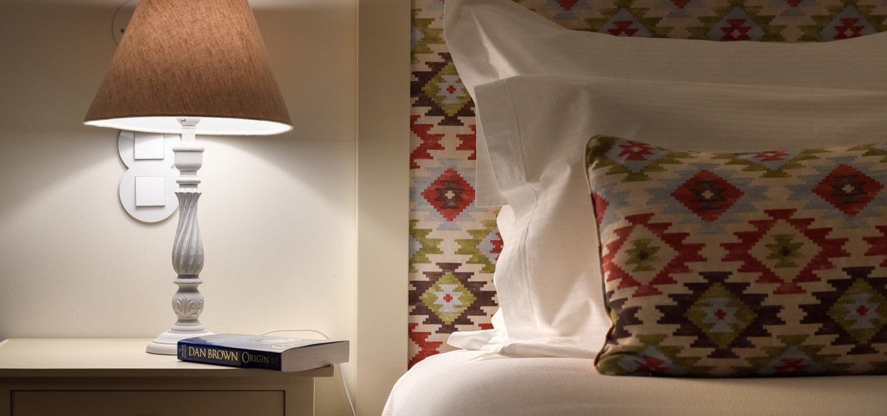 Bed and books - Wine Paths